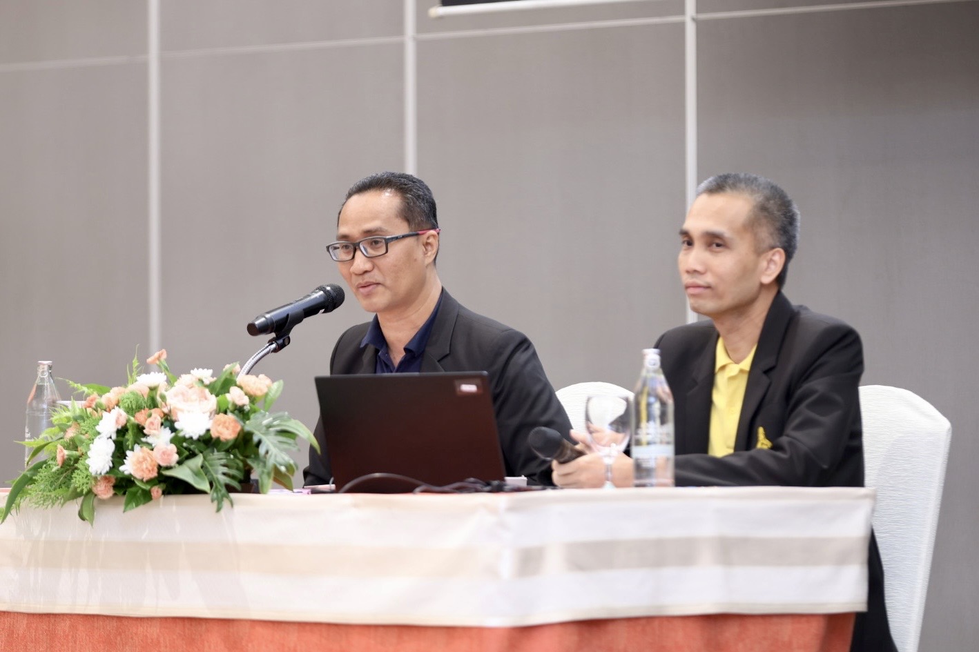 EEE69FF0 83D1 4276 A3F7 5EBA2E1147C1