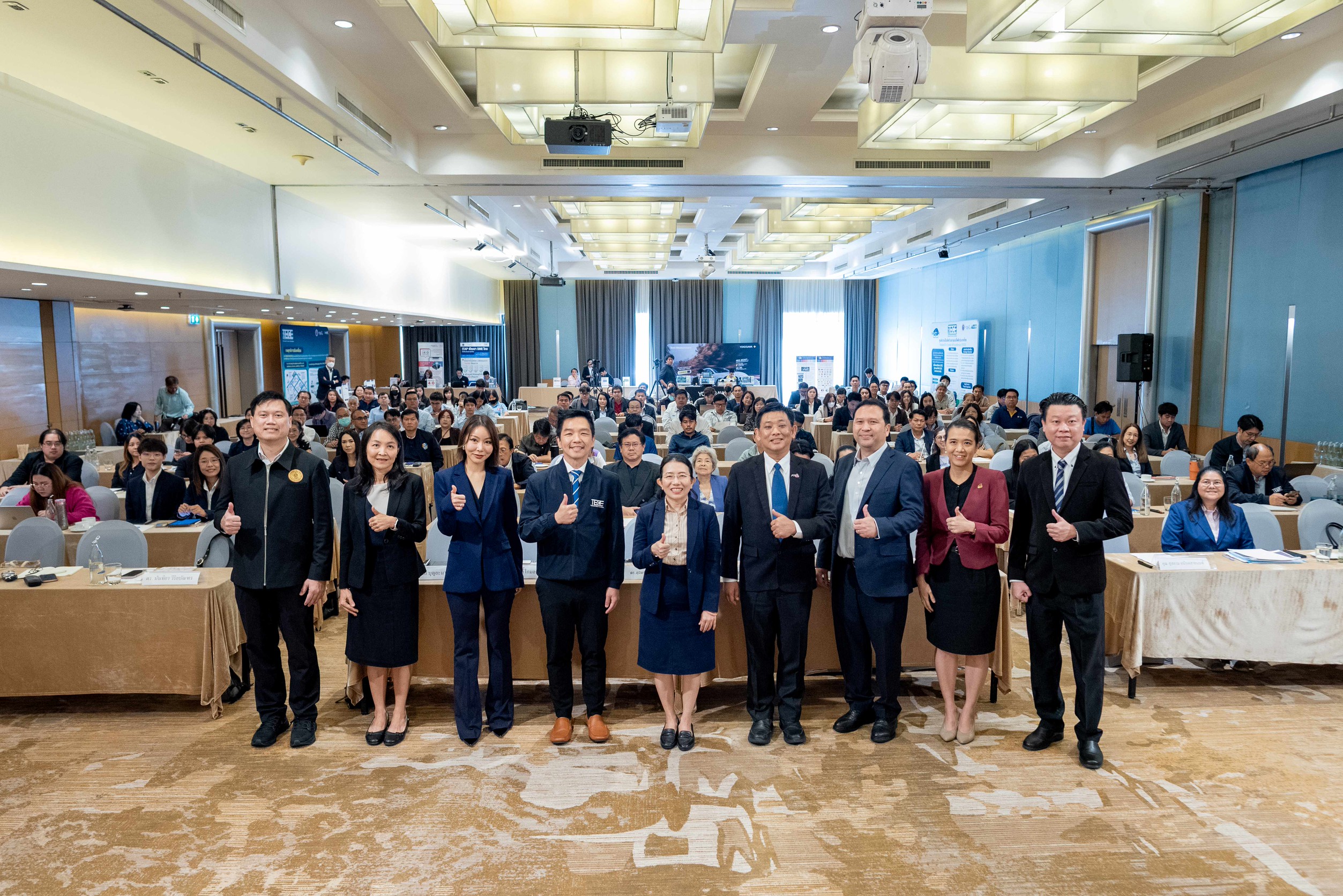 2 เปิดงานเช้า ผบ วิทยกร ผู้รวมงาน ส่งข่าว