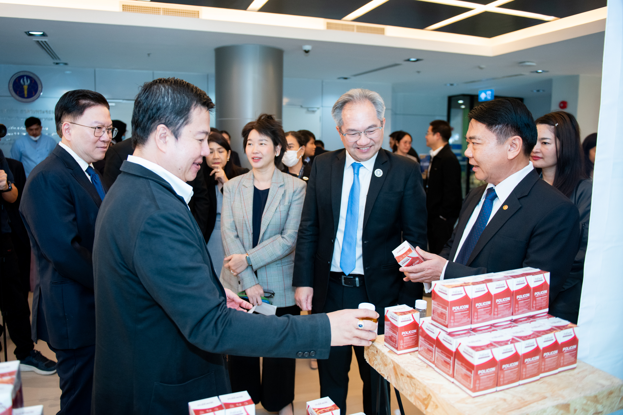 6 เบี่ยมบูธ