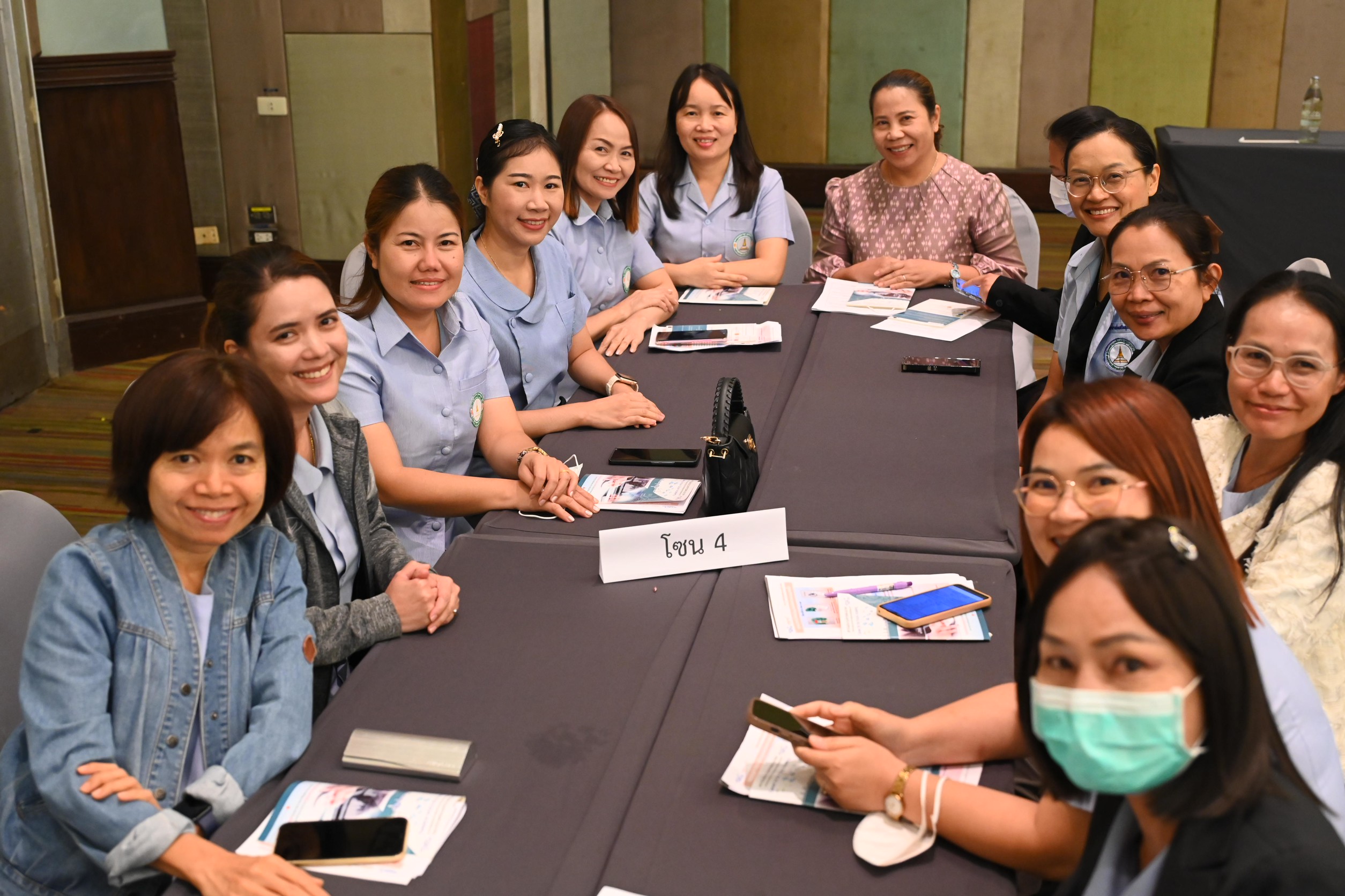 11 pic เจ้าหน้าที่ อสม. ประจำ รพ.สต. อบรมและใช้ชุด