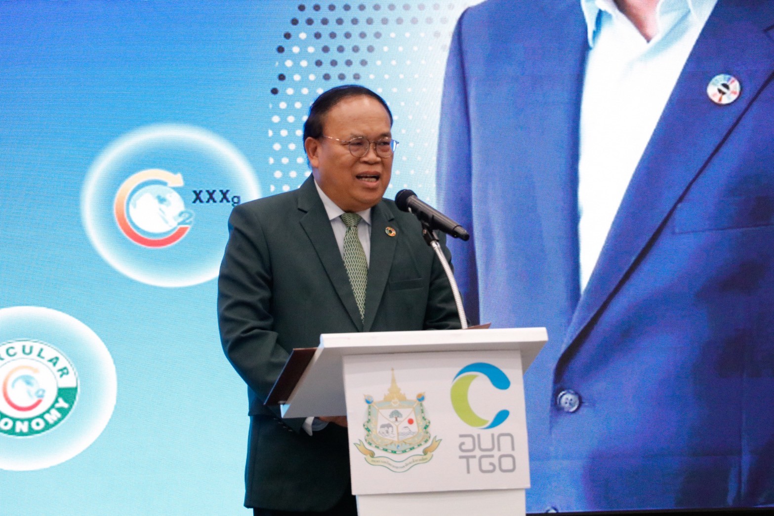 2 วว.รับมอบเครื่องหมายรับรอง ฉลากคาร์บอ