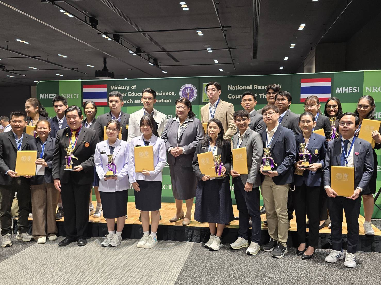 1 วว. ร่วมรับรางวัล