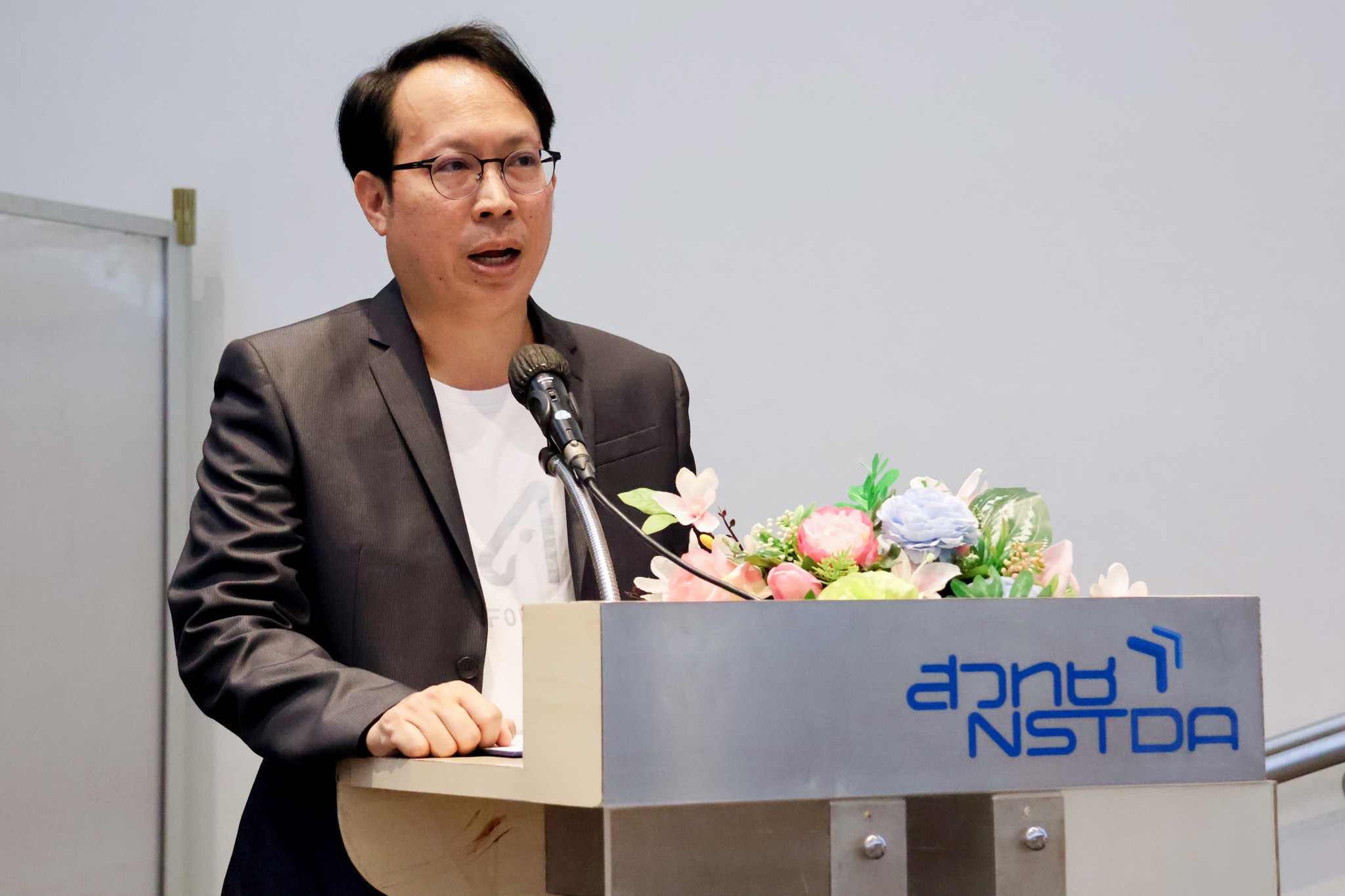 4 ดร.ศวิต กาสุริยะ รองเนคเทค