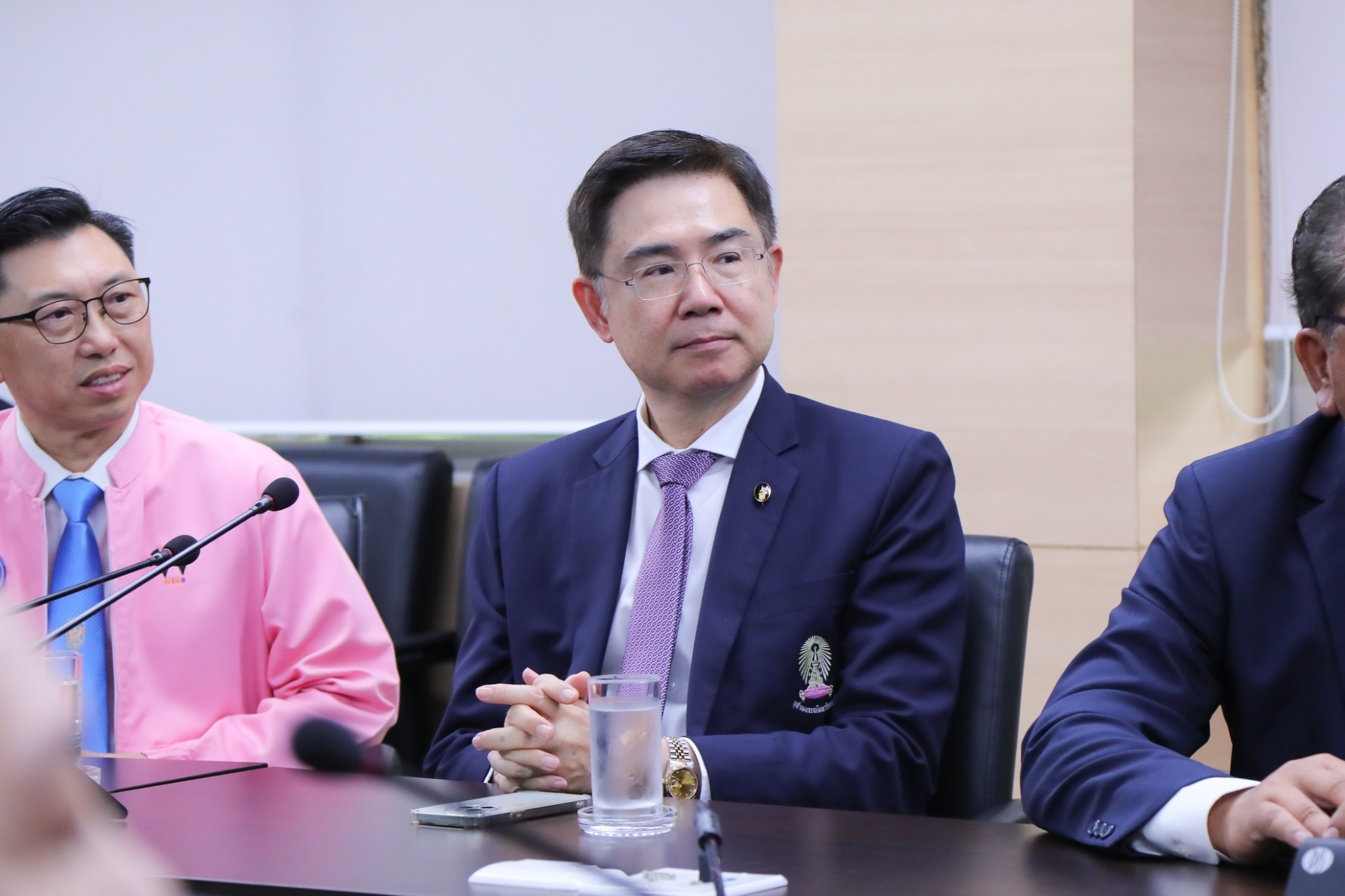 00861A33 D612 4290 95EB 4B7A961B4FFB 0