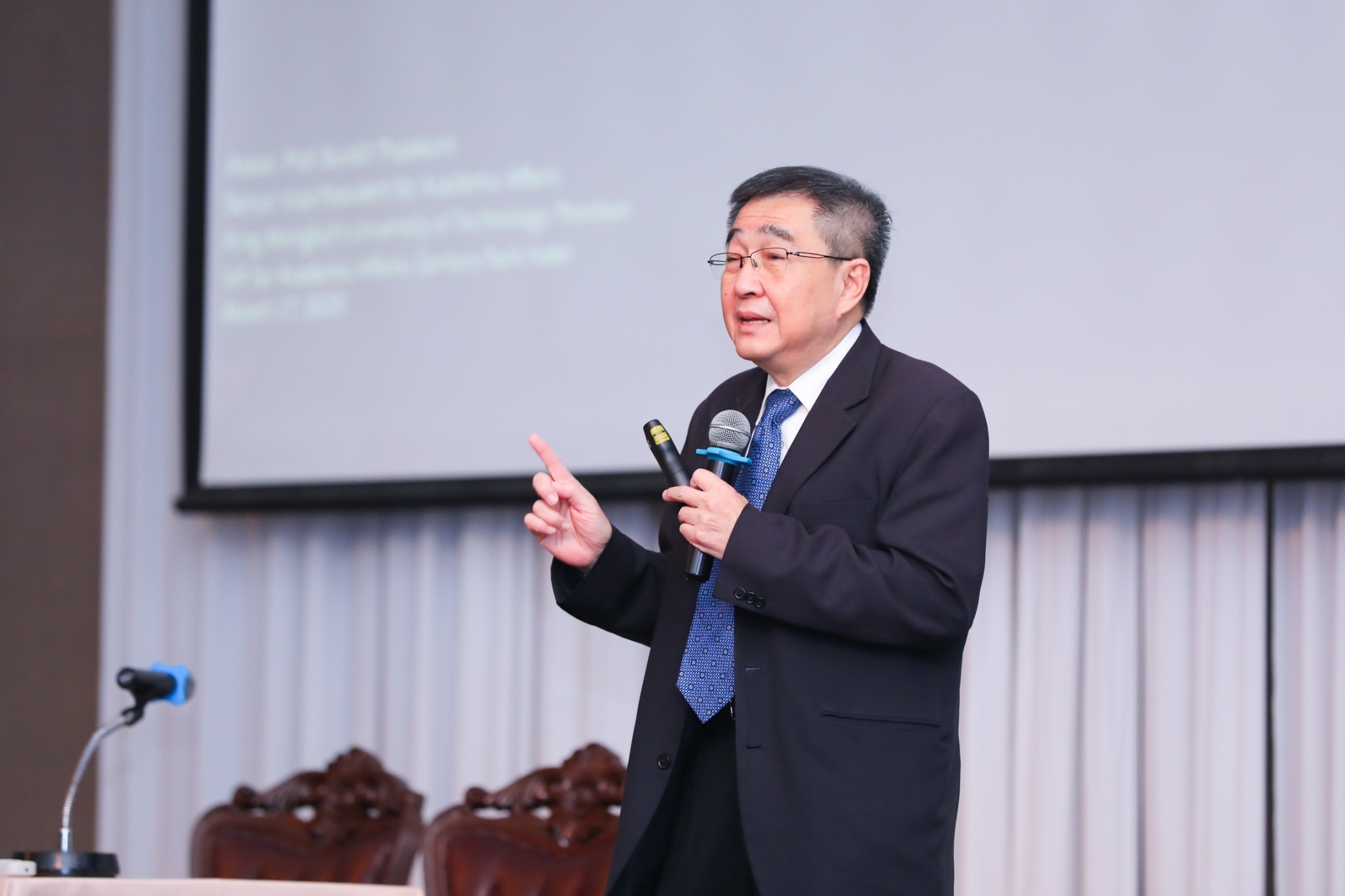 35A5DE62 E240 4A5C 807C 3CC3690713BA