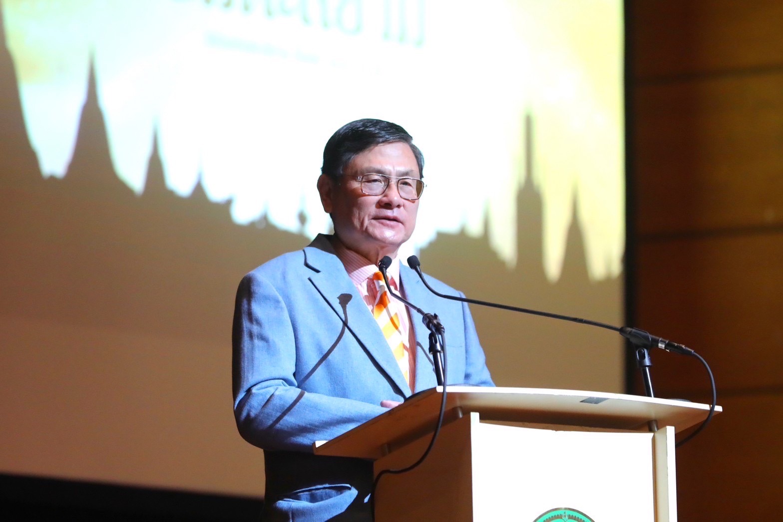 EC199615 EB04 45BB AD44 6959432BD4A8