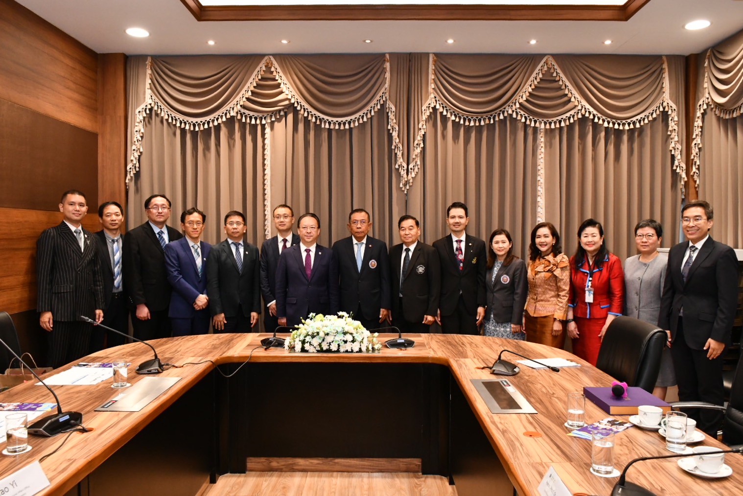 LINE ALBUM 14568 3 250515 3