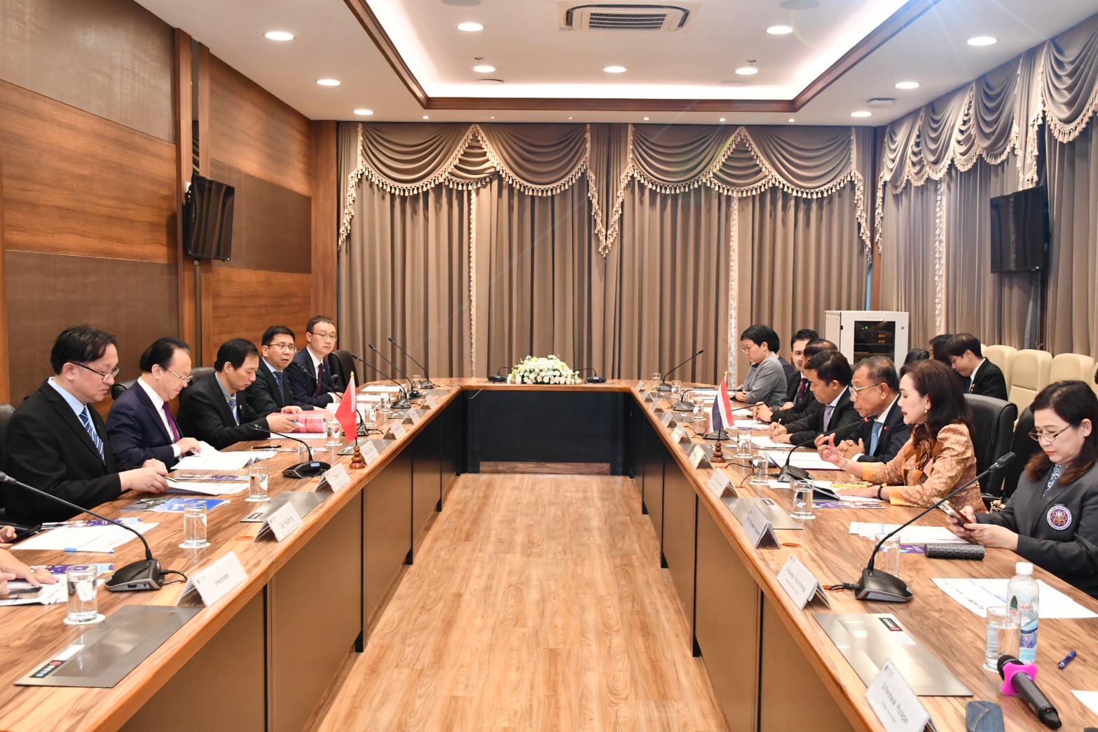 LINE ALBUM 14568 3 250515 8