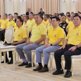 &quot;วันนี นนท์ศิริ“ ผู้ช่วยปลัดกระทรวง อว. รับมอบกล้าไม้จากนายก ... พารามิเตอร์รูปภาพ 1