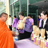 อว. จัดพิธีทำบุญตักบาตรเนื่องในวันคล้ายวันสถาปนากระทรวง อว.  ... พารามิเตอร์รูปภาพ 8