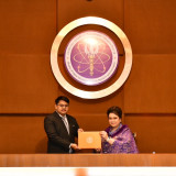 พิธีมอบใบประกาศเกียรติคุณแก่ “คนดีศรี อว.” ประจำปี พ.ศ. 2567 ... พารามิเตอร์รูปภาพ 12