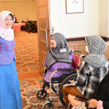 อว. ร่วม สธ. ส่งมอบรถเข็นและอุปกรณ์การแพทย์พระราชทาน ในพระนา ... Image 2