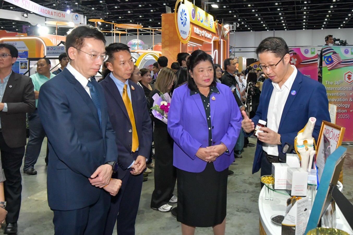 LINE ALBUM 140868 2 250815 2