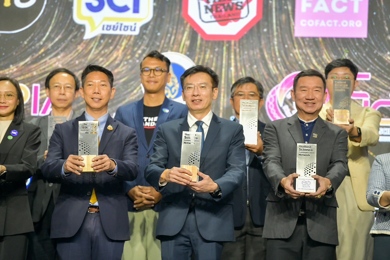 LINE ALBUM 140868 3 250815 3